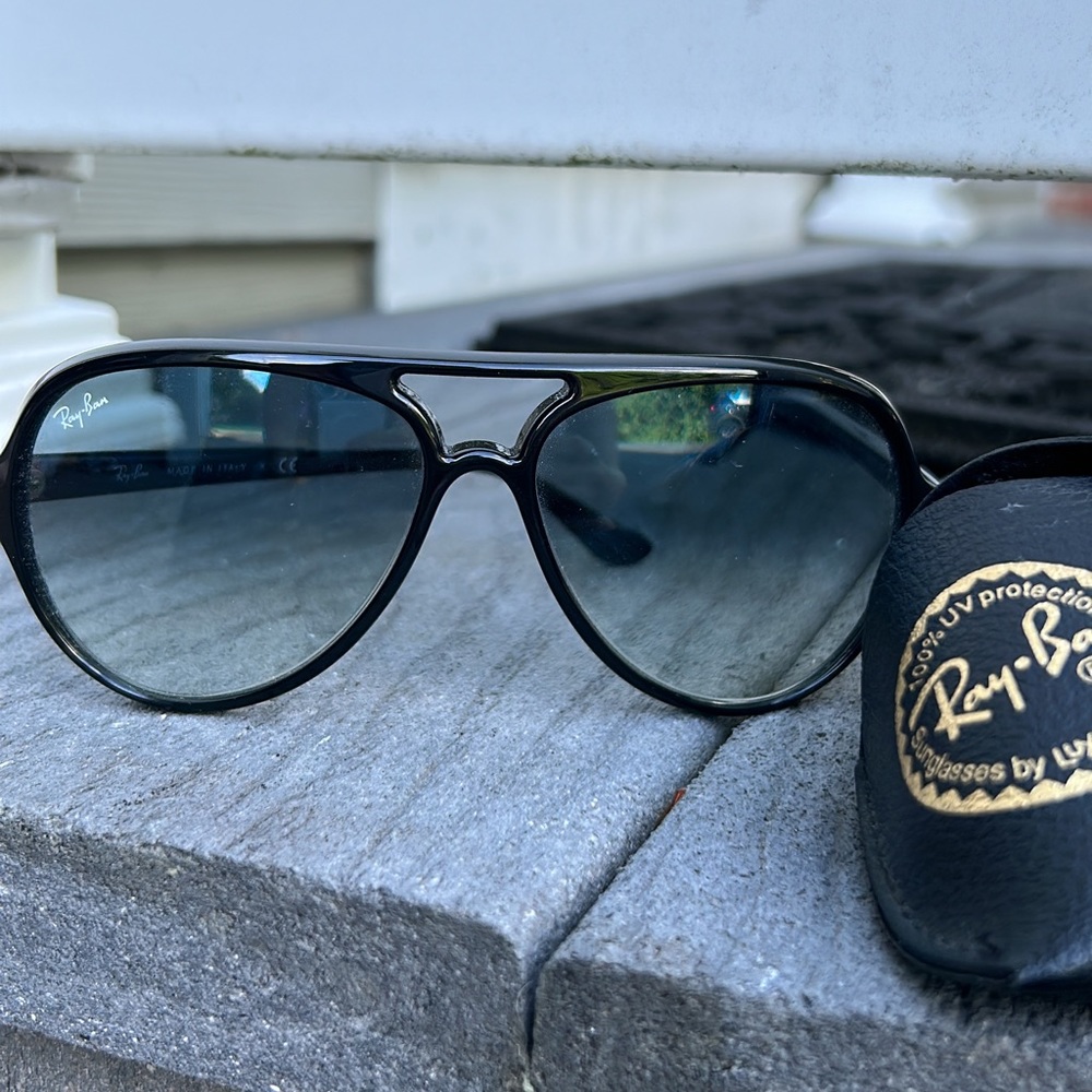 Ray bans- Pilot